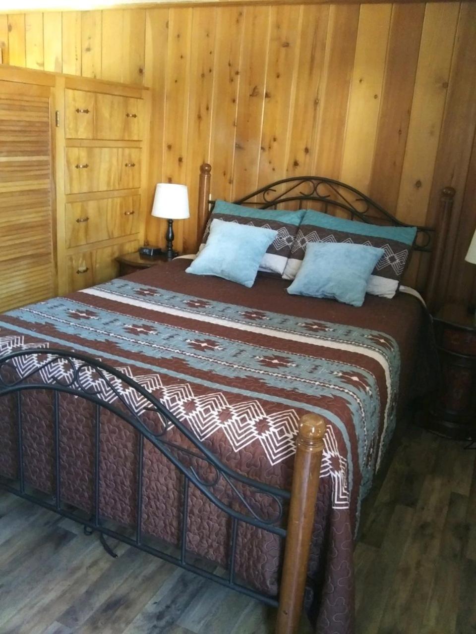 Kern Riverfront Lodge photo 2