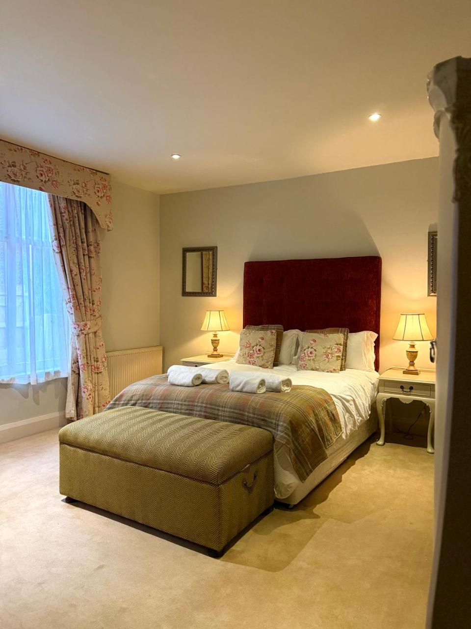 The Old Hunting Lodge at The Talbot Inn - 4