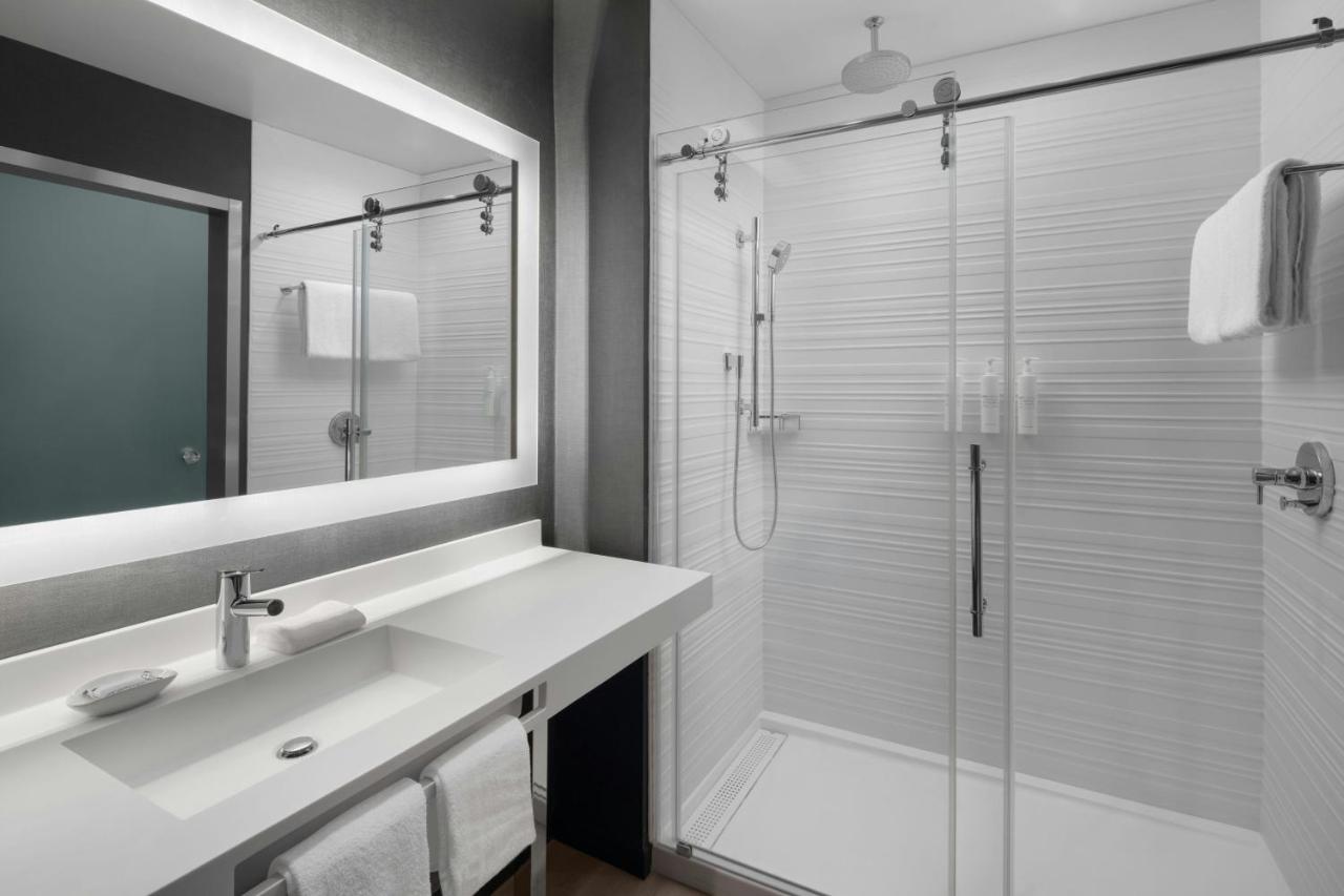 AC Hotel St. Louis Clayton photo 4