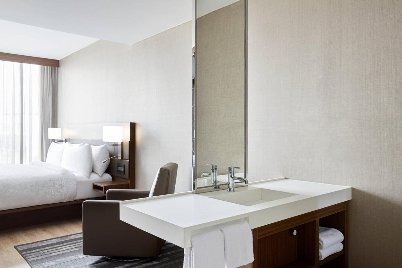 AC Hotel Raleigh North Hills photo 2
