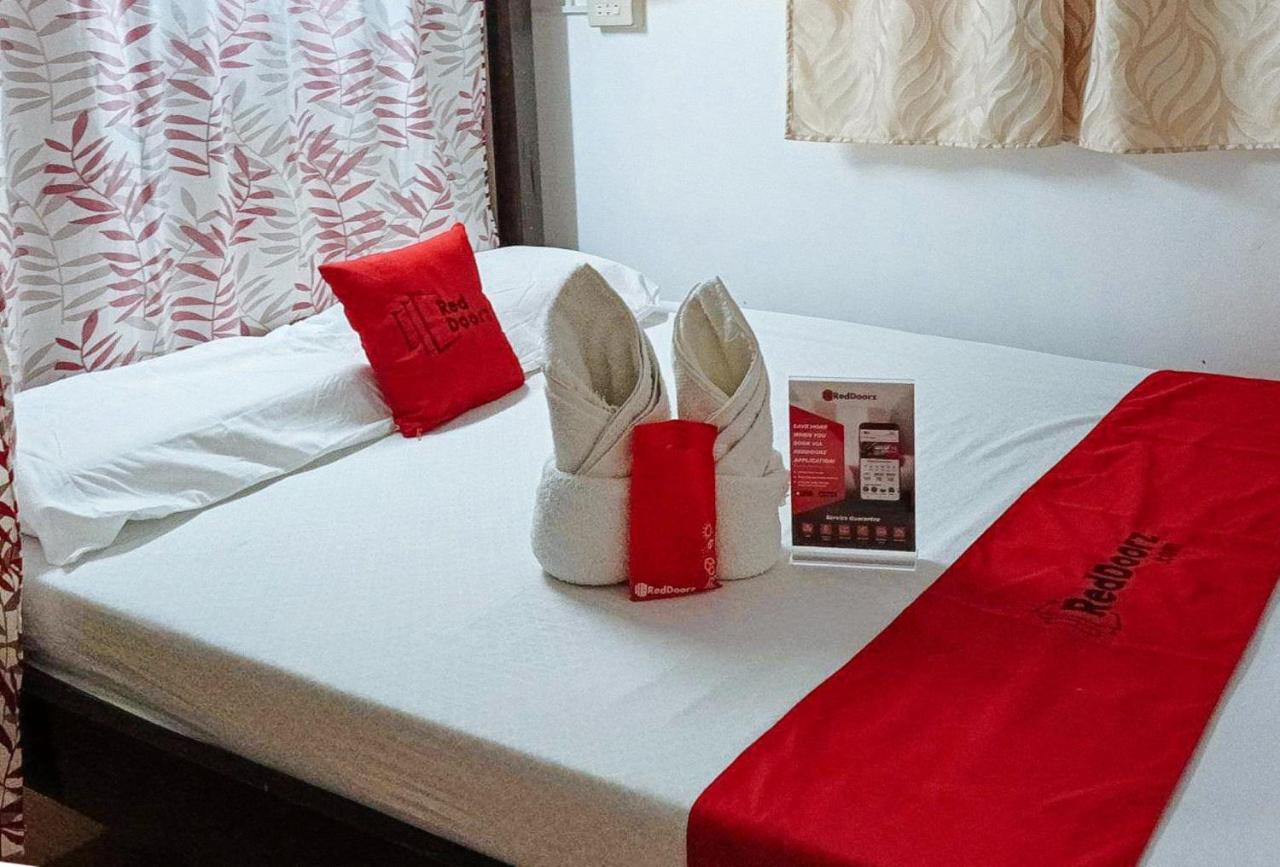 RedDoorz at Gaeas Apartment Panglao photo 3