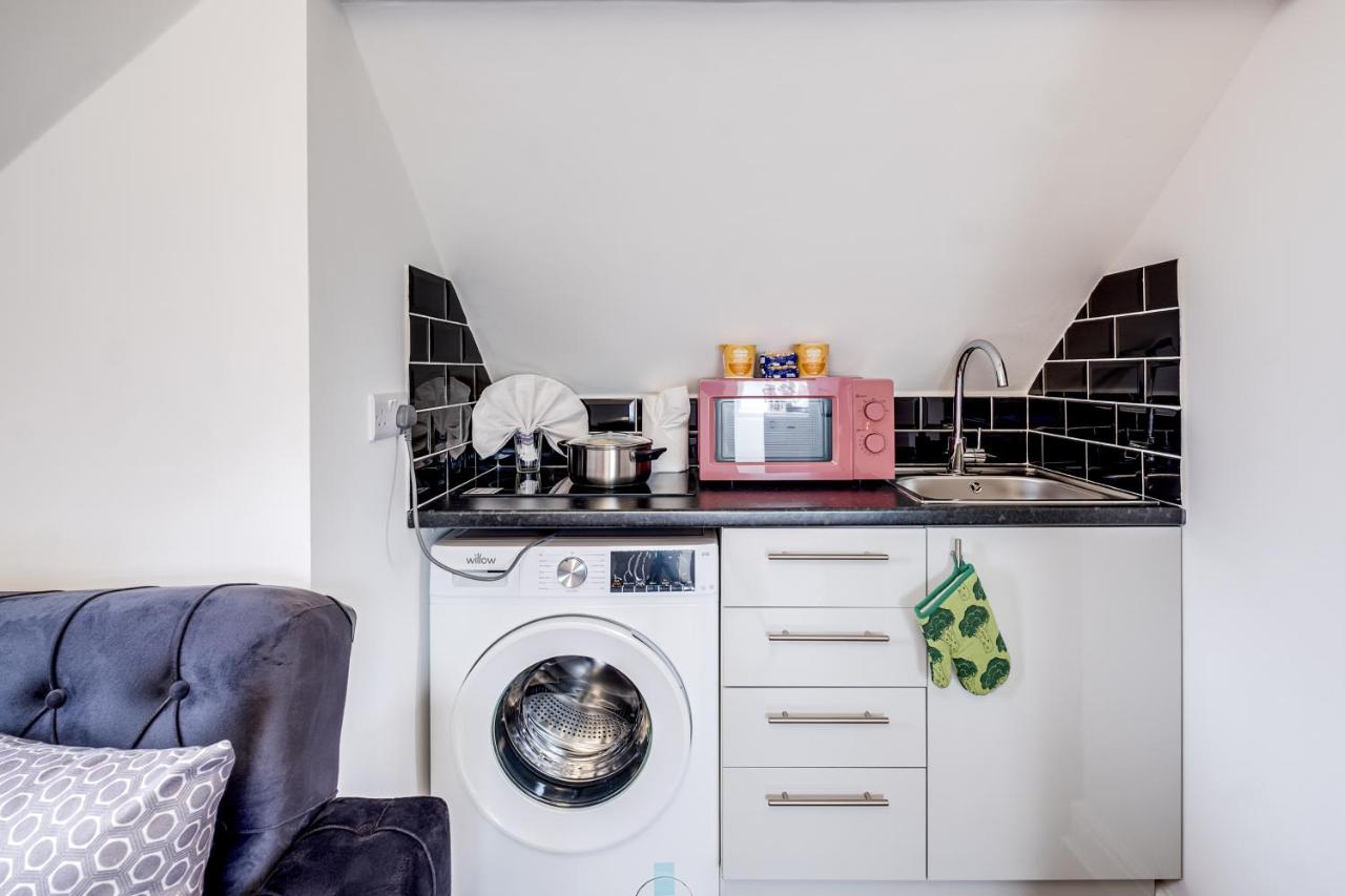Lovely Loft Studio, Fully Serviced, near Uni, 10min tube, 25min Central London - 6