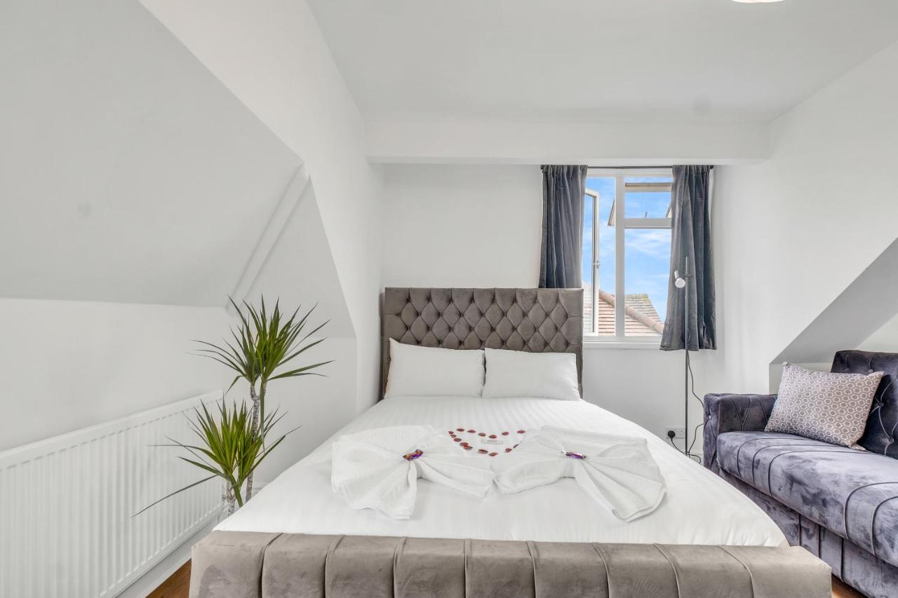 Lovely Loft Studio, Fully Serviced, near Uni, 10min tube, 25min Central London - 2
