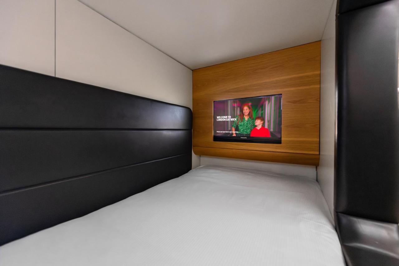 YOTELAIR London Gatwick Airport photo 4