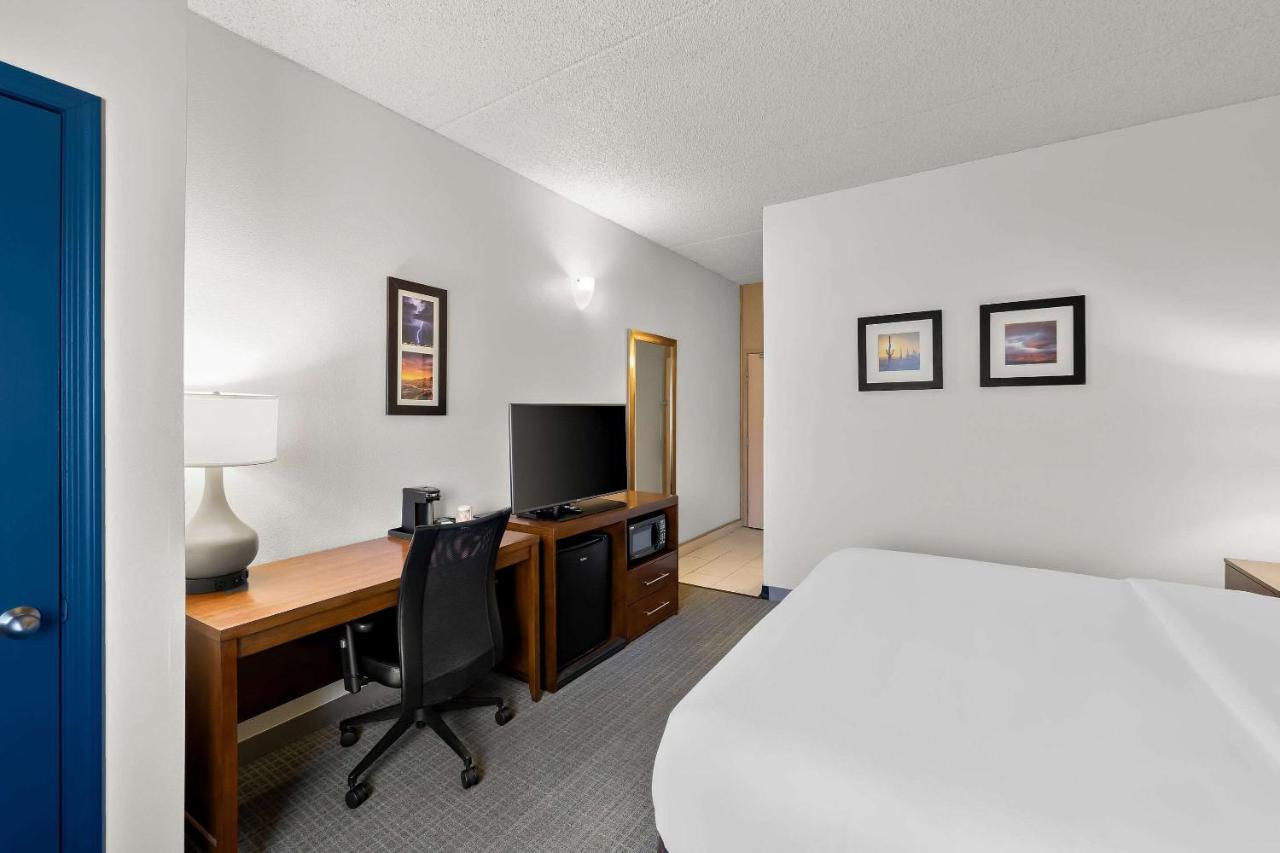 Comfort Inn and Suites photo 3