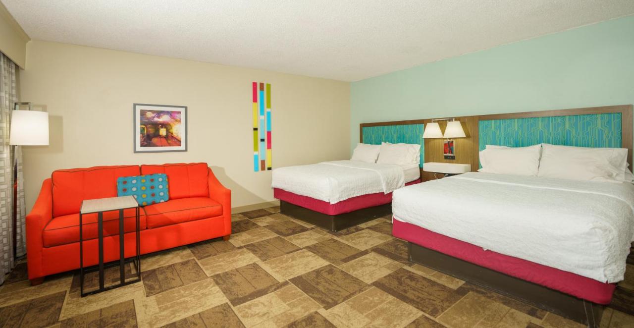 Hampton Inn Hutchinson photo 2
