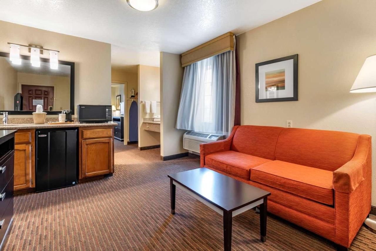 Best Western Luxury Inn photo 3