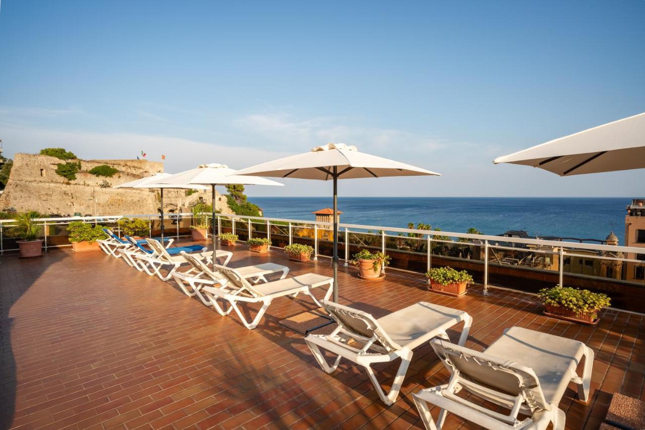 Hotel Careni Villa Italia
