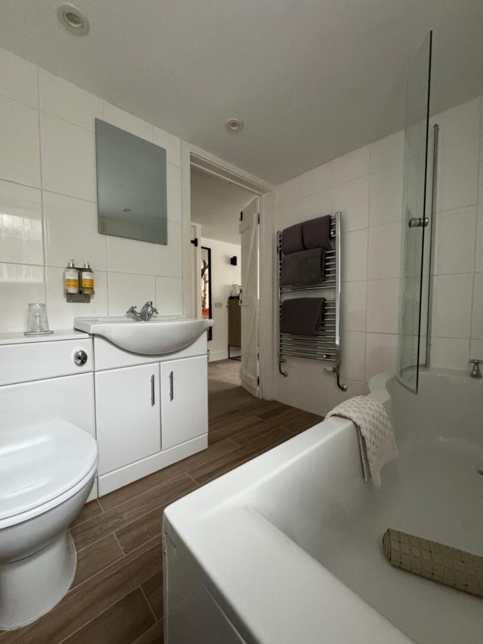 Cottage Lodge Hotel photo 3