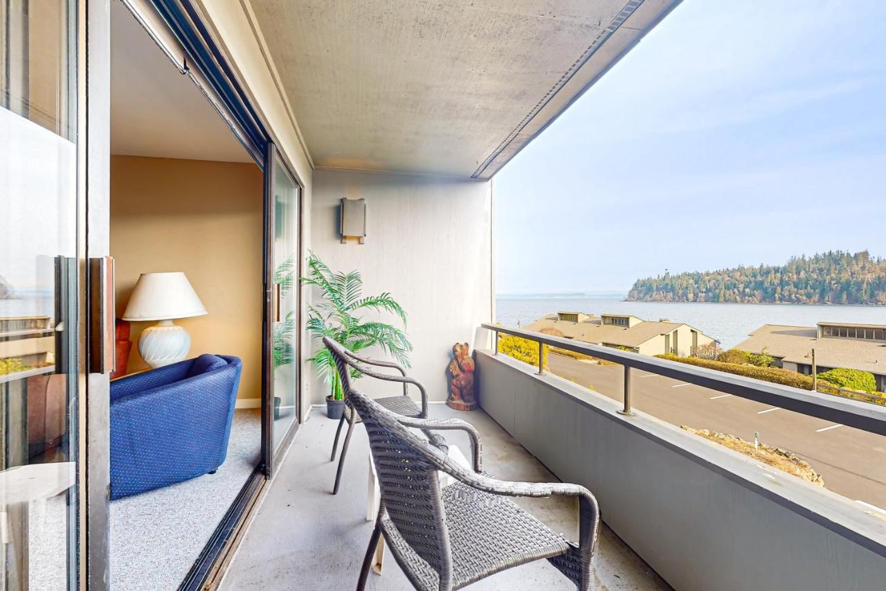 Bayfront Retreat - 2