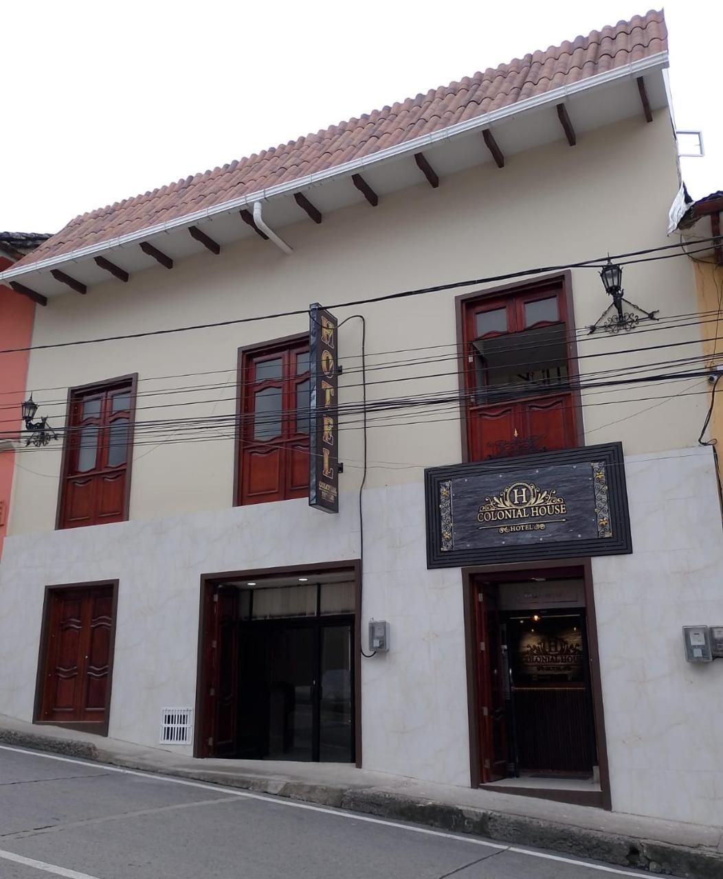 Hotel Colonial House