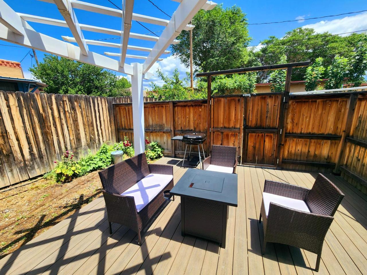 Casa Saint Francis- King Bed-Patio & Fire Pit -2BR photo 2
