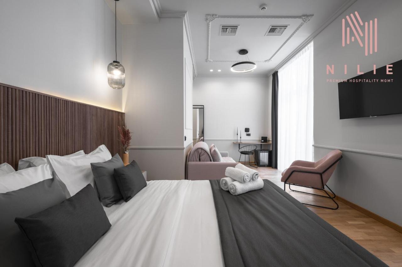 Esther Suites, Nilie Hospitality MGMT - 2