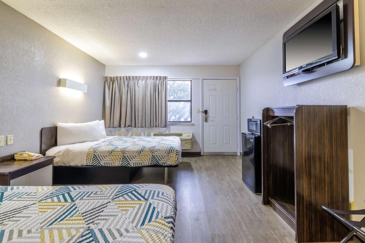Motel 6 Boerne, TX photo 3