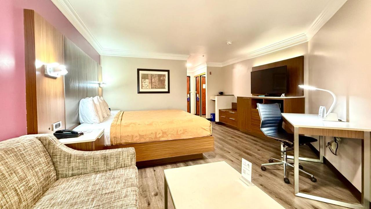 Best Western Plus Suites Hotel - LAX Airport LA Stadium photo 2