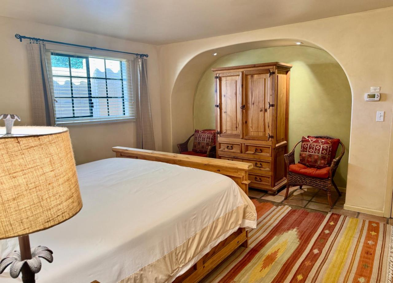 Blue Iguana Inn - 2