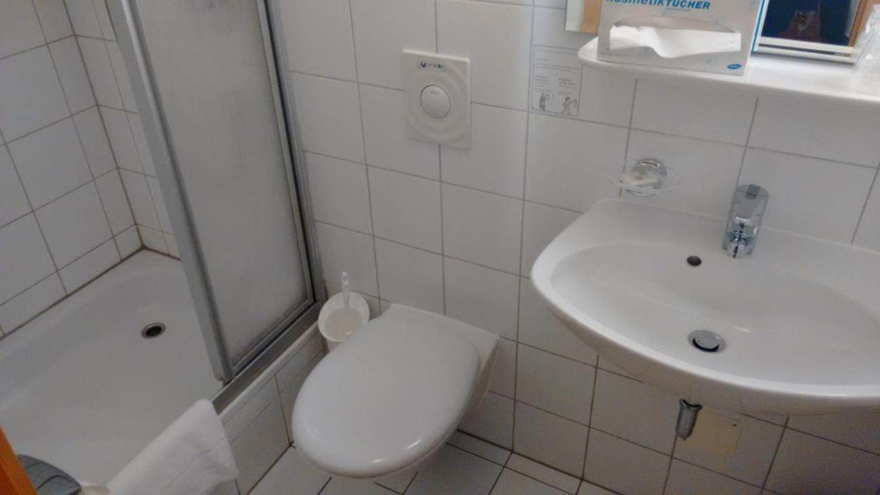 Altstadt- und Businesshotel Pfaubräu - Brauereigasthof - Frühstücksbuffet - kostenfreie Radgarage - Hunde willkommen photo 2