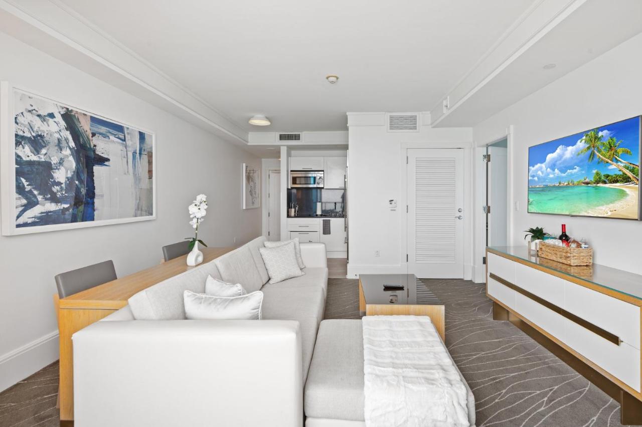 Oceanfront Ritz-Carlton 1 Bedroom Luxury Residence - 6