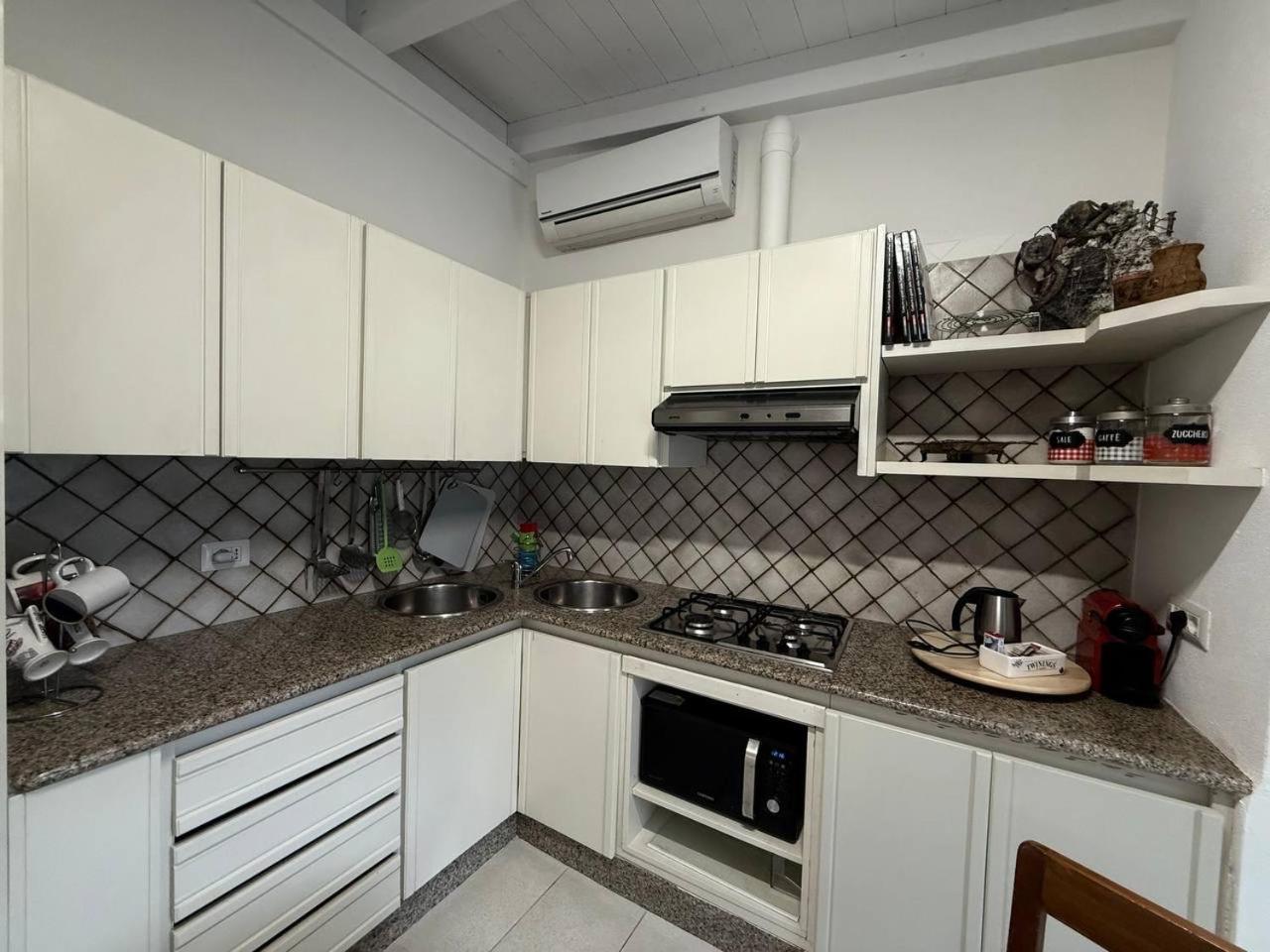 Luxury Pisu Apartments - 5