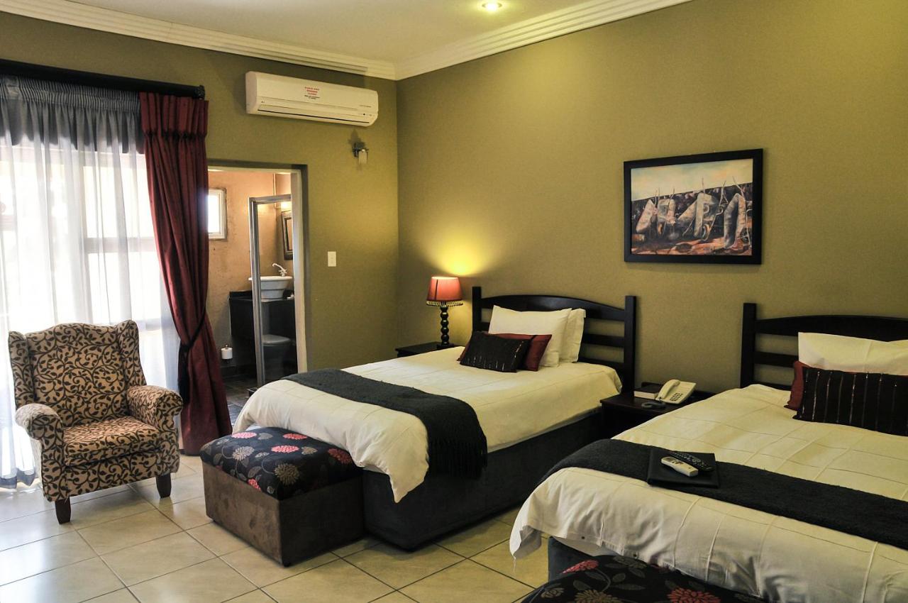 2Ten Hotel photo 2