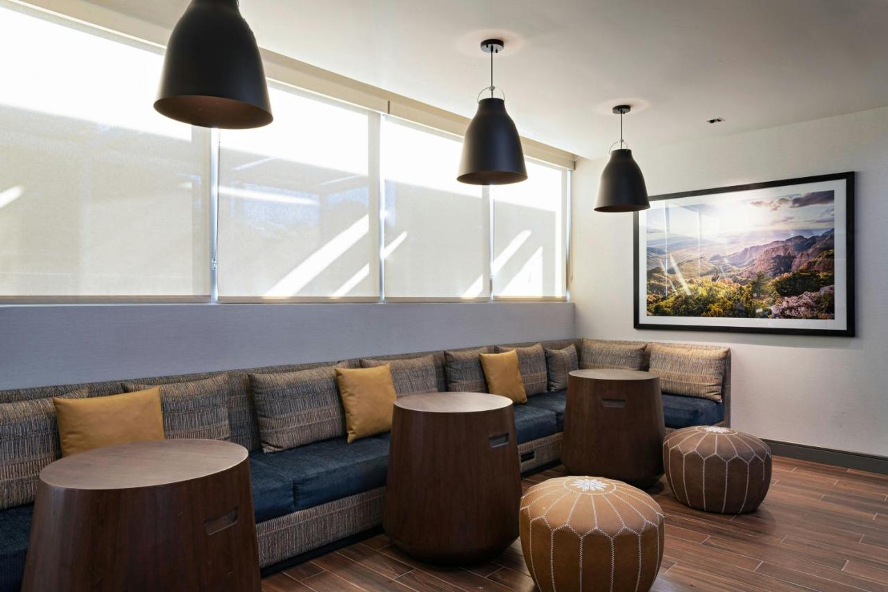 Fairfield by Marriott Inn & Suites Albuquerque Uptown photo 2