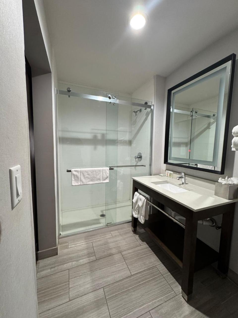 Surface Boutique Hotel Will Rogers Airport Restaurant & Bar photo 4