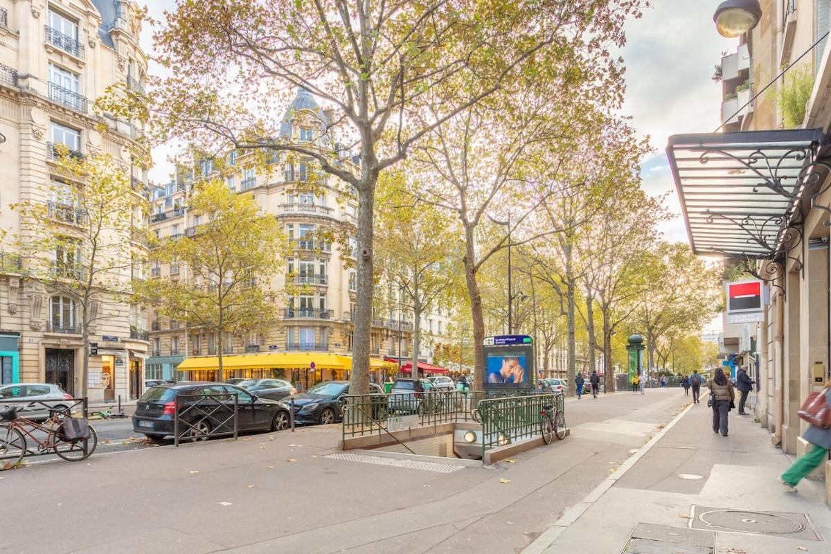 Paris Eiffel Studio photo 2