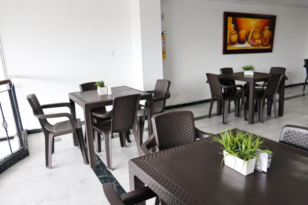 Hotel Elegant Suite photo 3
