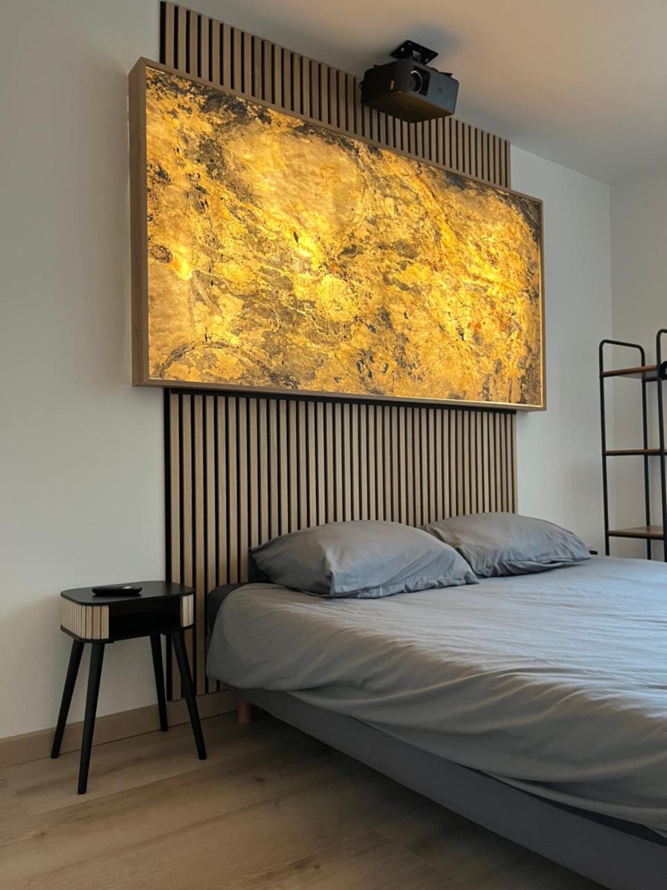 Love Room Valence - 3