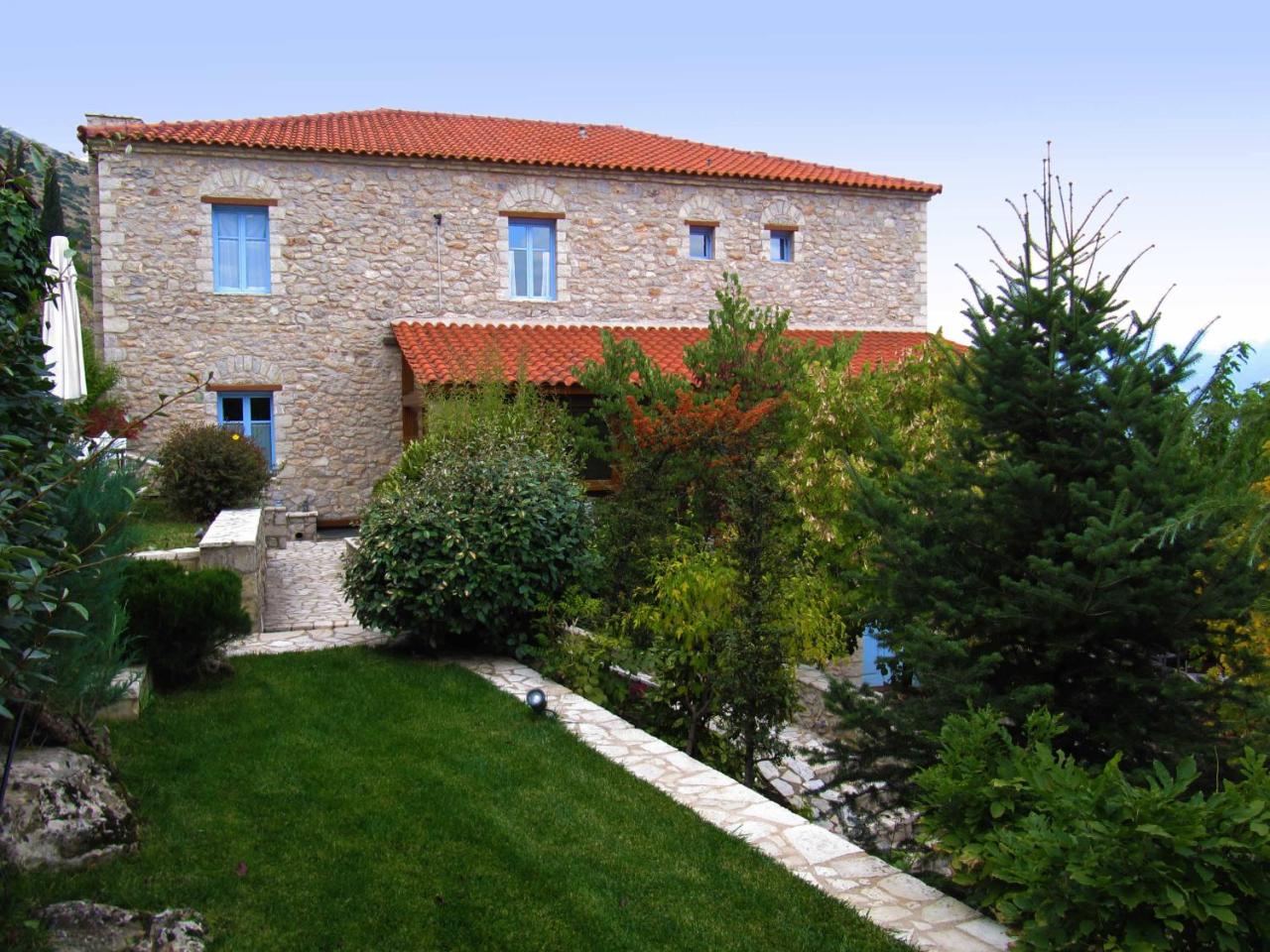 Kyriaki Guesthouse & Suites