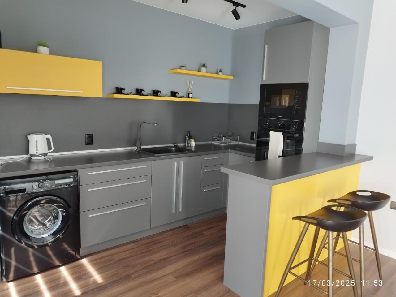 LUXURY SUITES - 3