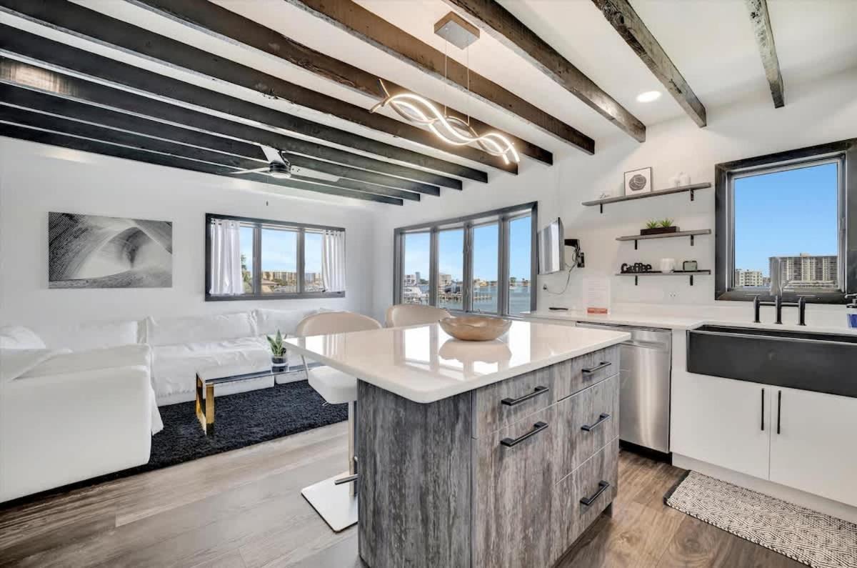 The Aura a Luxury Waterview Condo & heated pool - 6