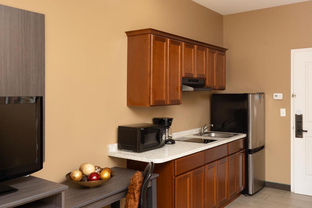 Brinton Suites photo 4