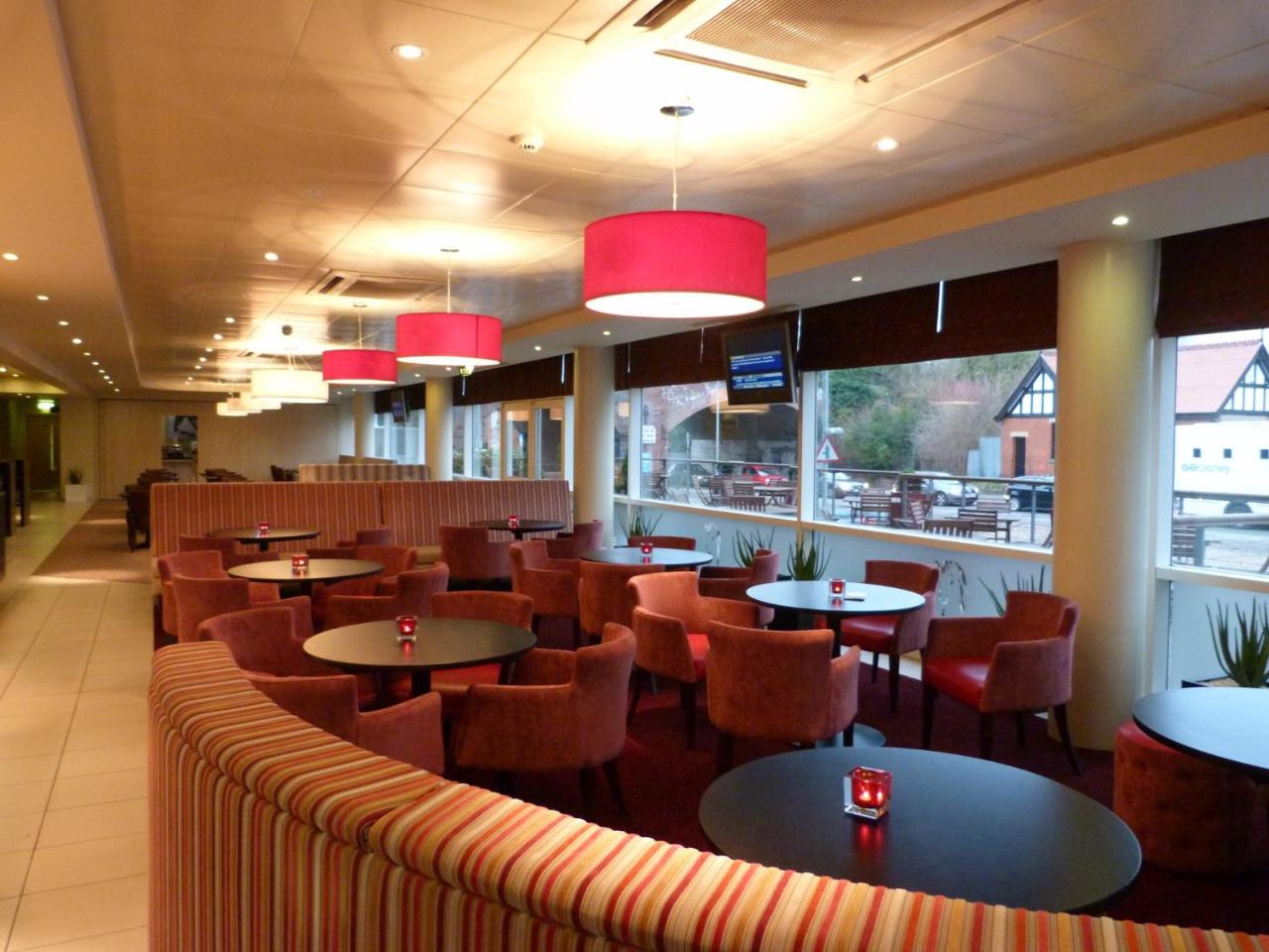Photo - Holiday Inn Express, Chester Racecourse by IHG