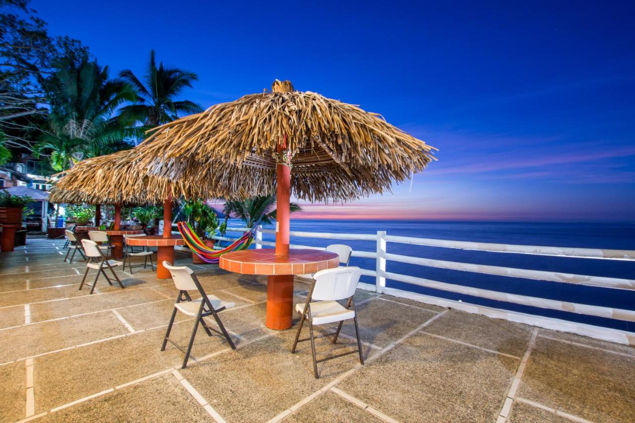 Traditional Sierra Leon Oceanfront Rooms - Adults Only photo 3