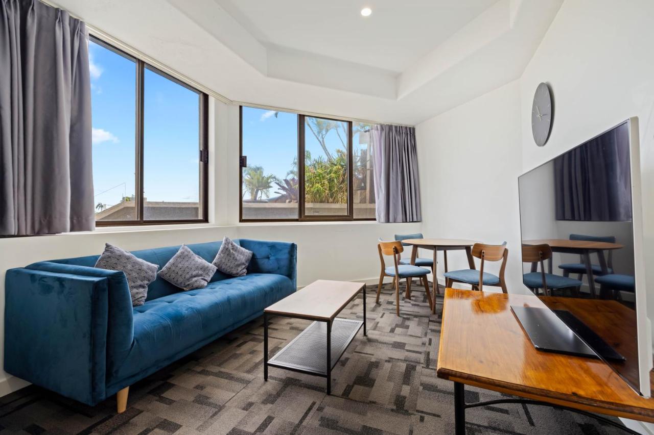 Tiki Hotel Apartments Surfers Paradise photo 4