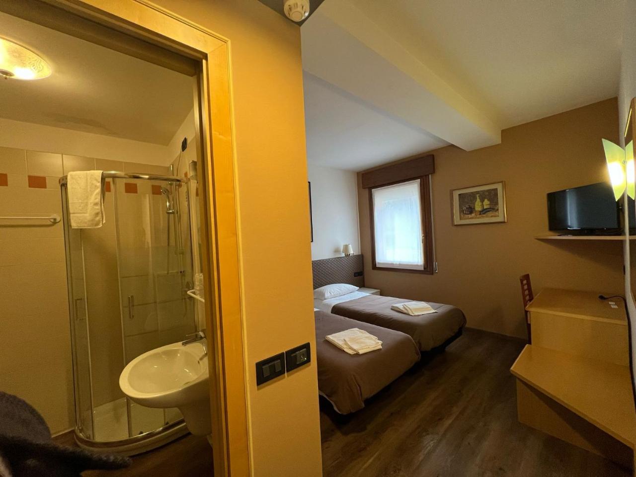 Damodoro Hotel photo 3