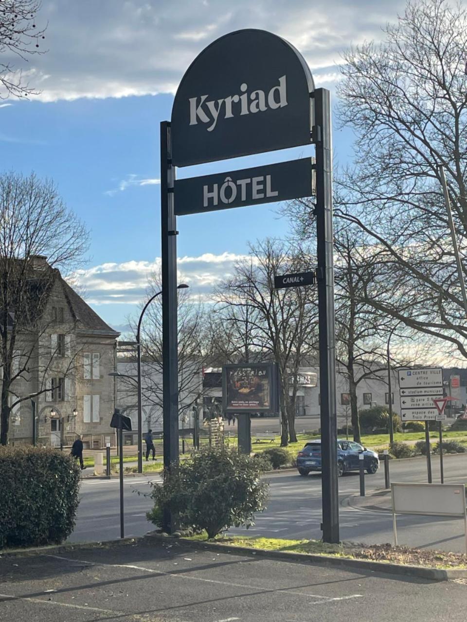 Hotel Restaurant Kyriad Brive Centre photo 4