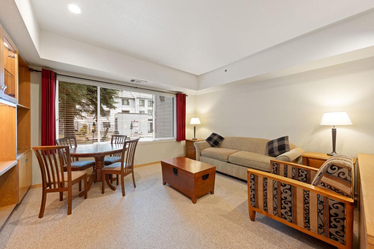 Palisades Tahoe Lodge Rentals Studio #113 - 2