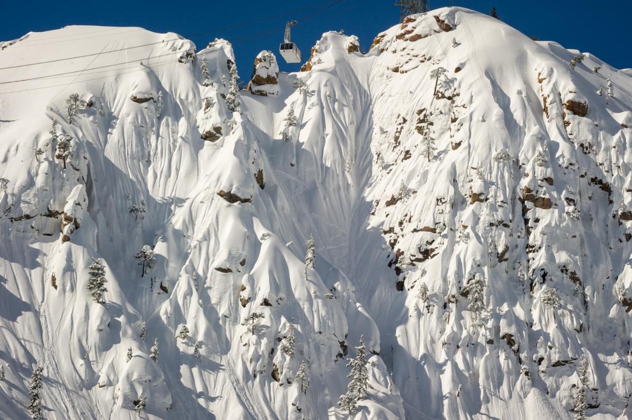 Palisades Tahoe Lodge Rentals Studio #109 - 2