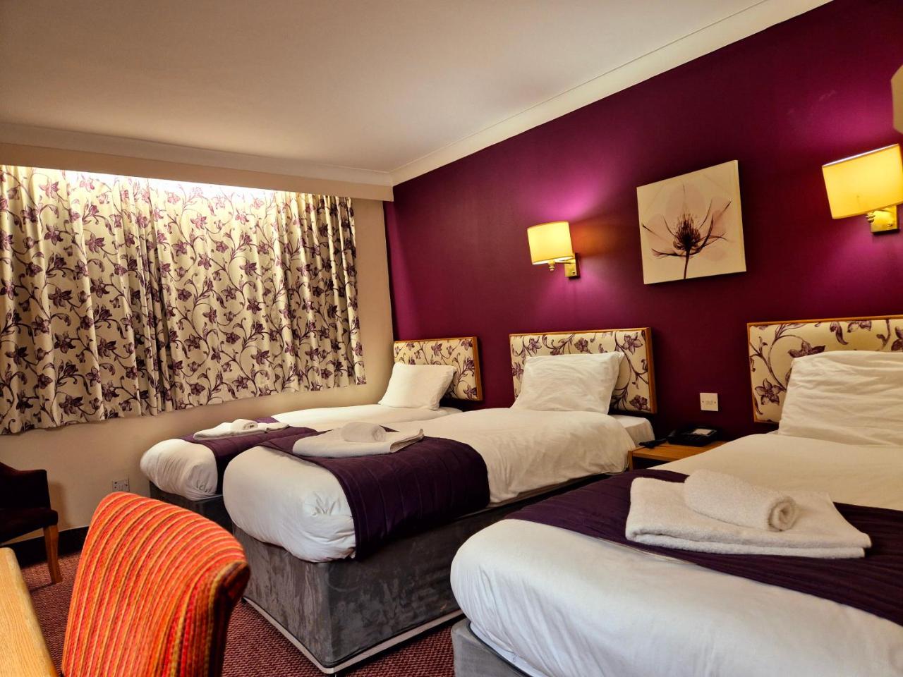 Supreme Inn Boston photo 2