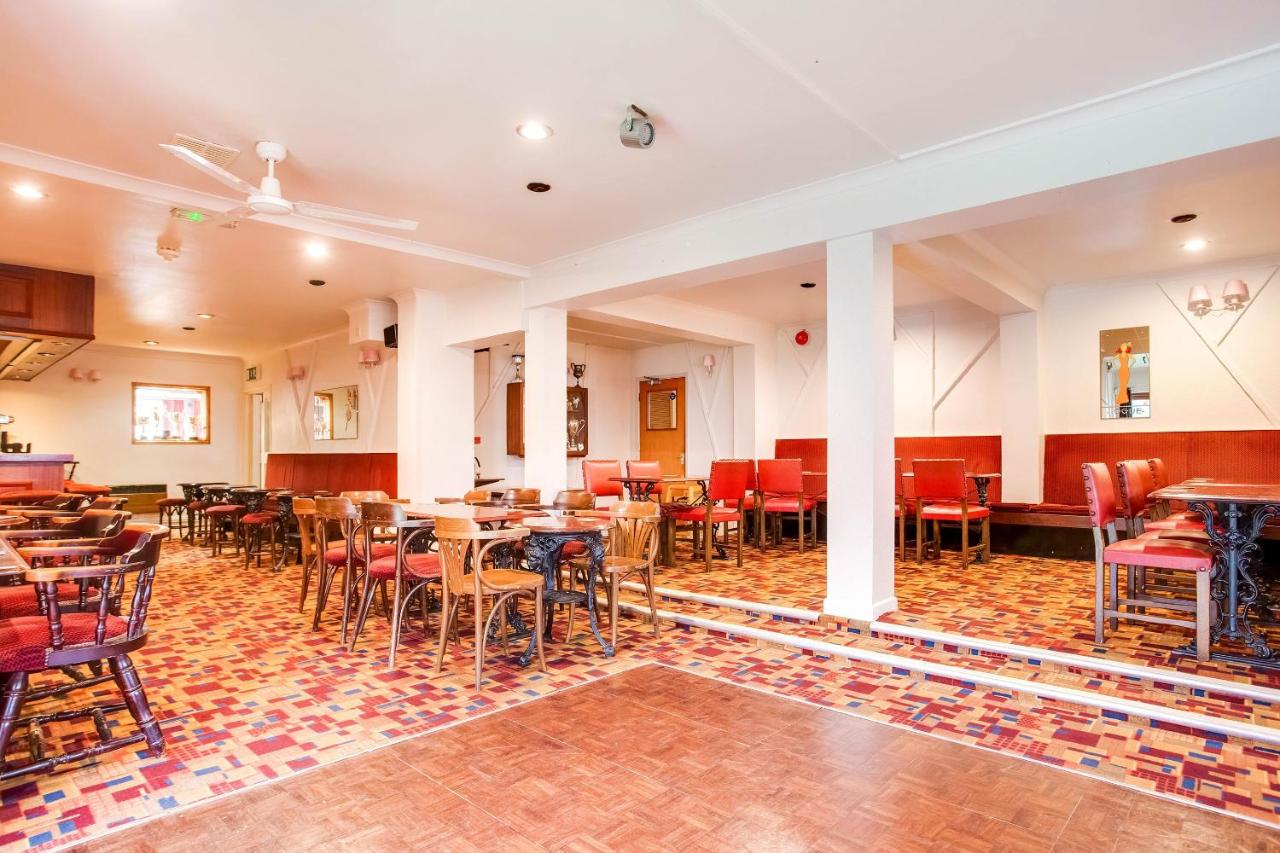 Photo - Godolphin Arms Hotel