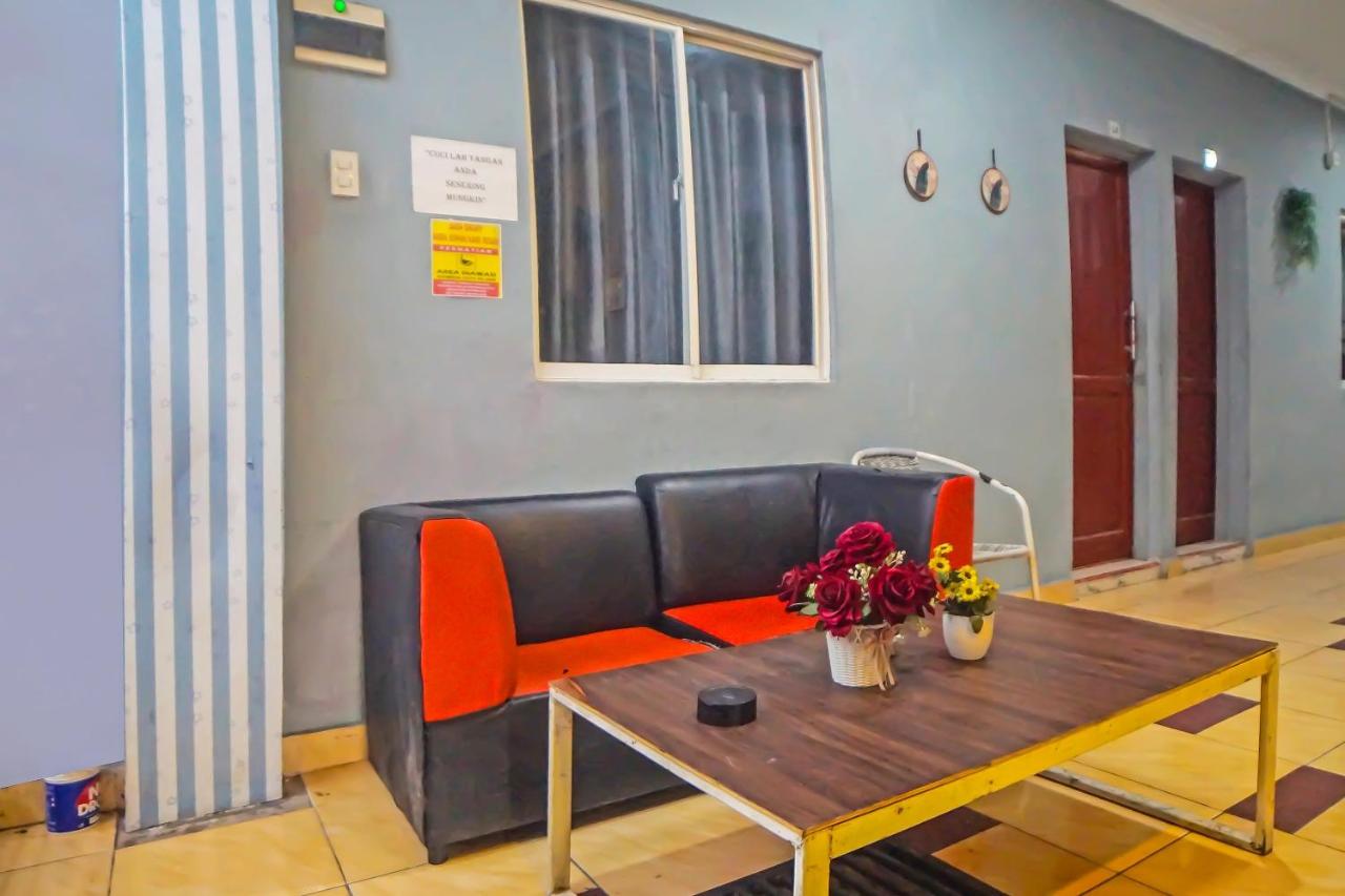 Foto - Oyo 990 Stadion Residence