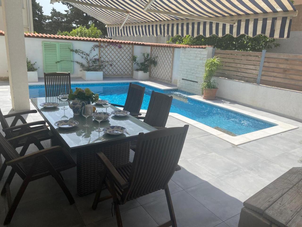 Private pool,3 bedrooms and 3 bathrooms - 3