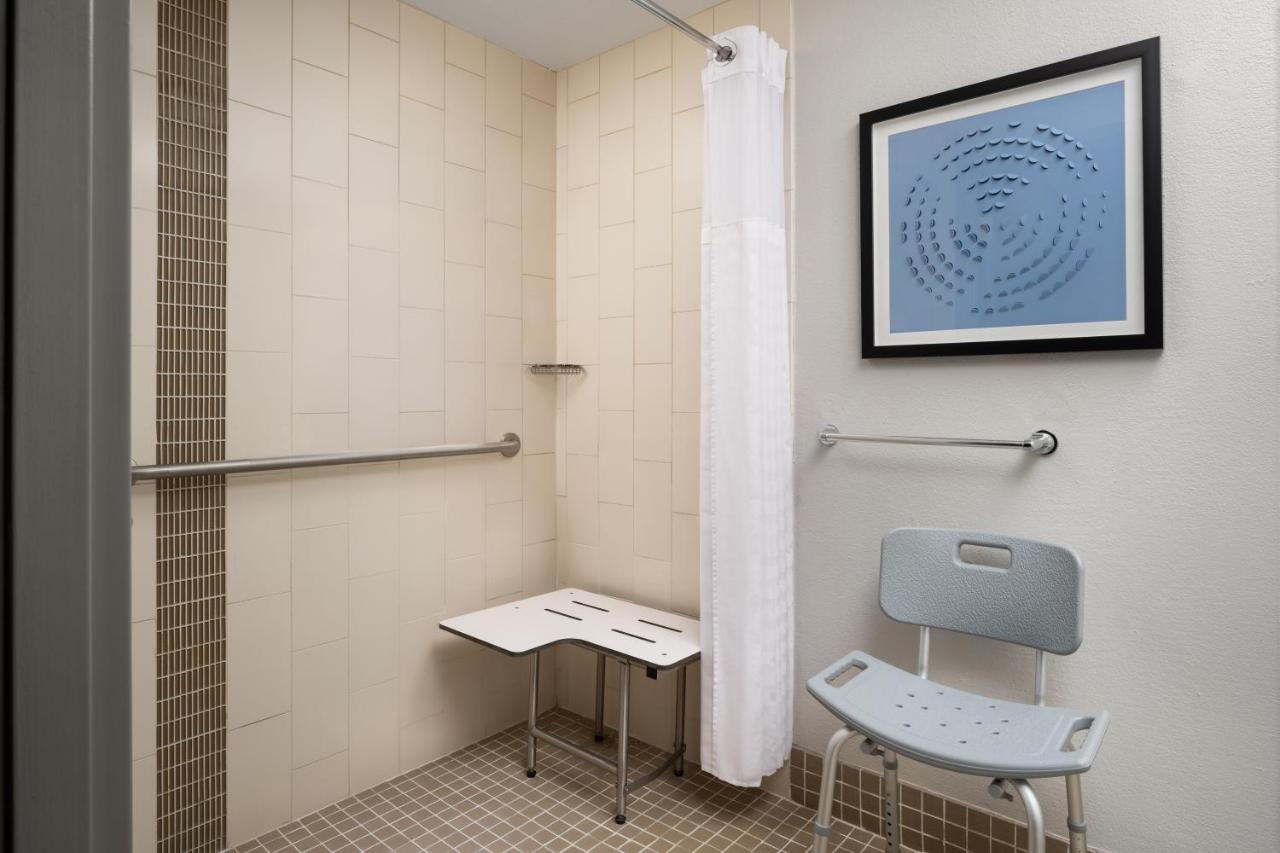 Hyatt Place Atlanta Arpt North photo 4
