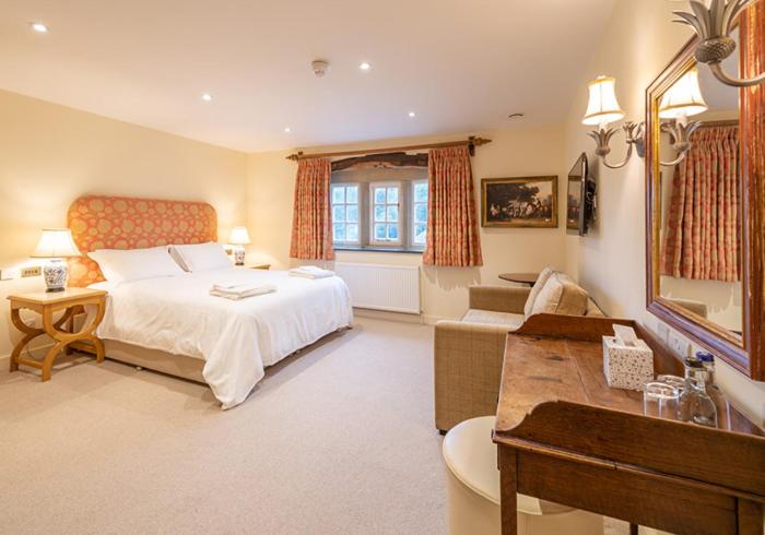 The Fleece Inn - 2