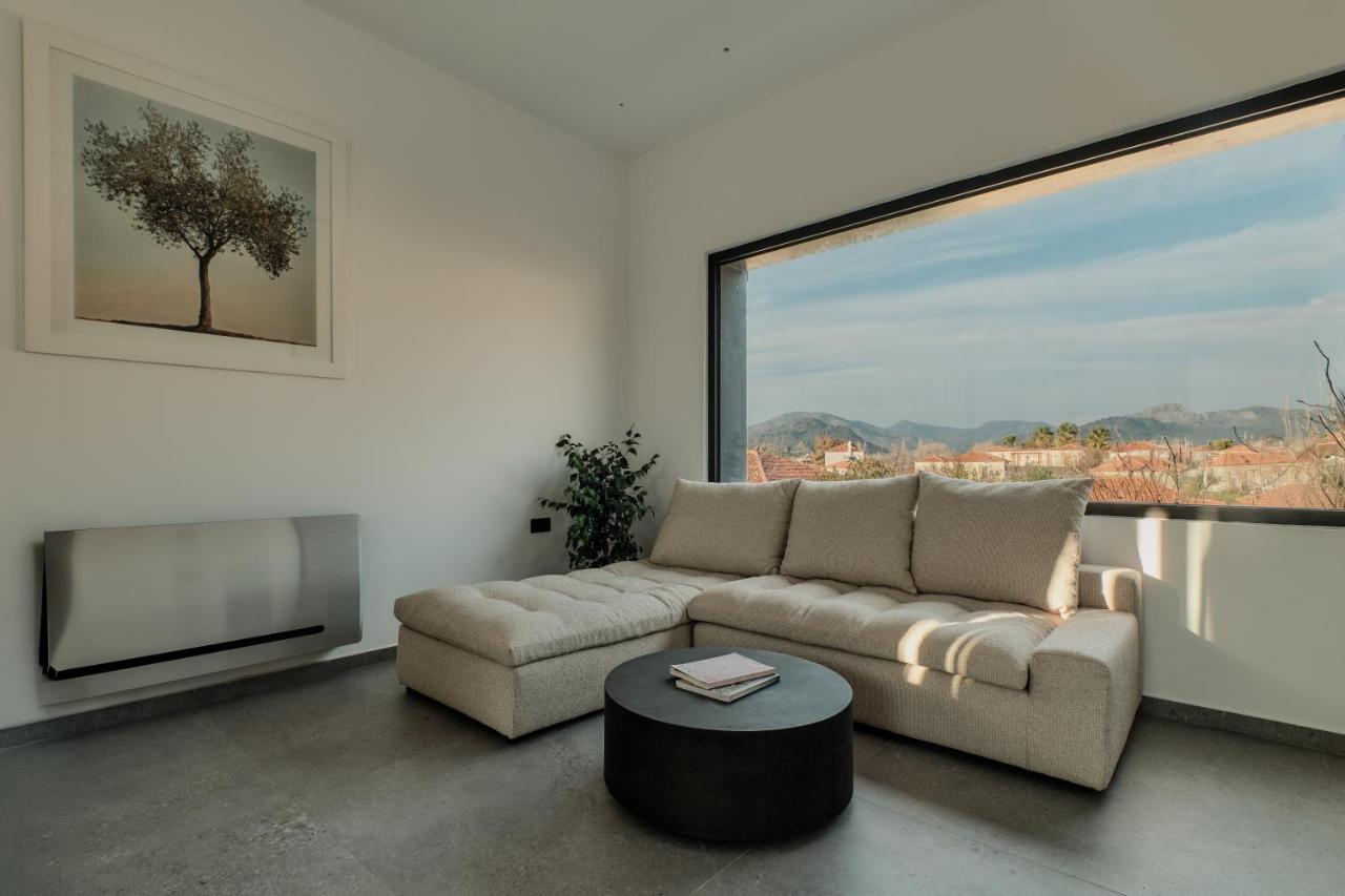 Barefoot Luxury Eressos Apartments - 6