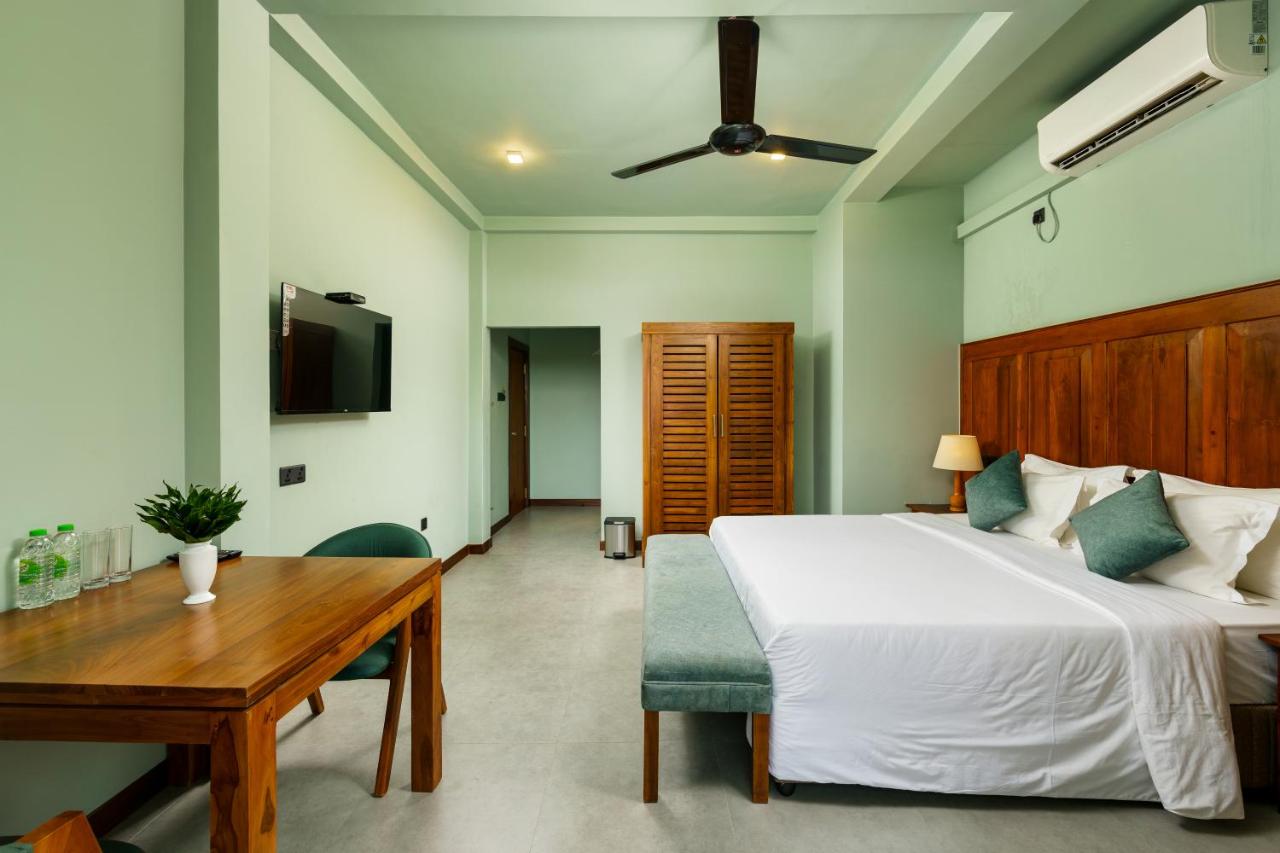 Villa Rumassala Luxury Chalets Unawatuna photo 4