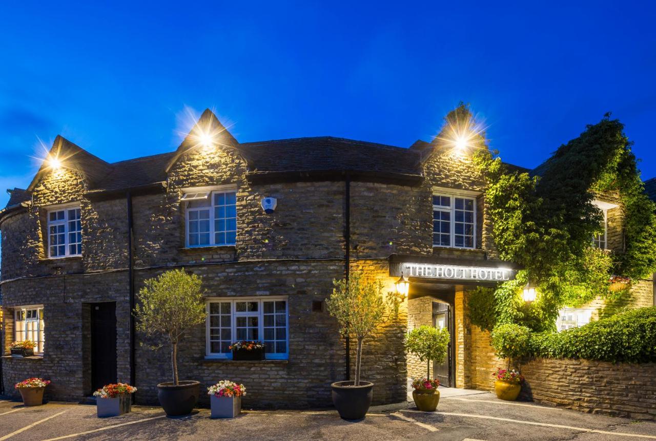 Photo - The Holt Hotel