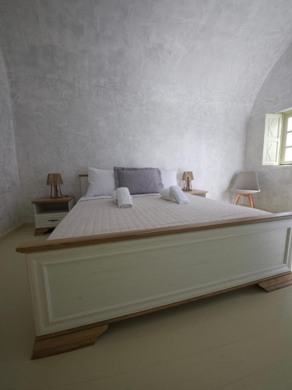 Phaos Oia Suites - 5